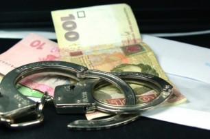 В Киеве фининспектора поймали на взятке