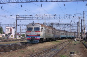 Пассажиры крымской электрички просидели 2,5 часа в запертом поезде