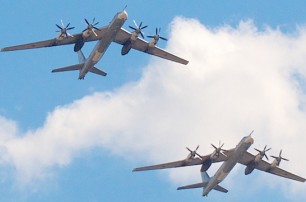 ВВС Японии подняли истребители из-за российских военных самолетов