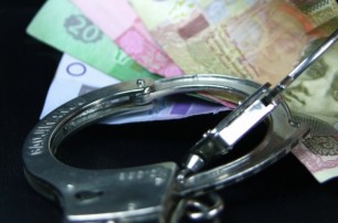 Двое киевских судей требовали взятку в 7 тыс. долларов
