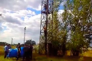 В Черновицкой области милиционер спас жизнь девушке, приковав к себе наручниками