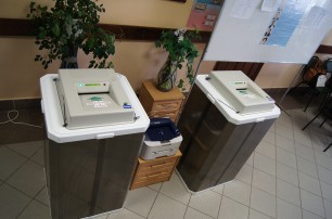 Балога предлагает использовать на выборах электронные урны для голосования