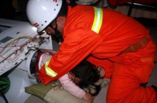 В Китае две девочки погибли, забравшись в стиральную машину