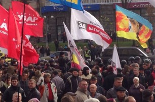 Митингующие под Киевсоветом частично перекрывали Крещатик