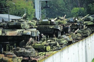 Крупнейший в стране могильник боевых машин находится в Киеве