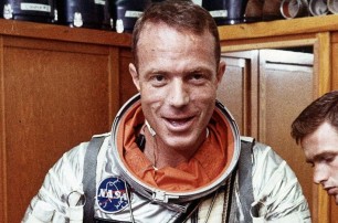 Умер второй астронавт США
