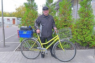 Киевский «почтальон Печкин» мечтает ездить на велосипеде и зимой