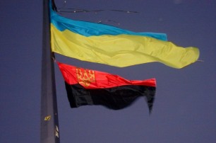 Львовский облсовет поднял красно-черные флаги