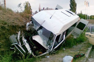 Под Одессой водитель маршрутки потерял сознание и врезался в грузовик