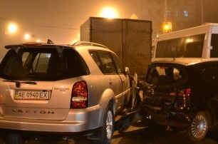 Пьяный водитель протаранил восемь авто в Днепропетровске