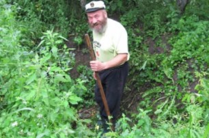 Винницкий пенсионер 27 лет копает себе могилу