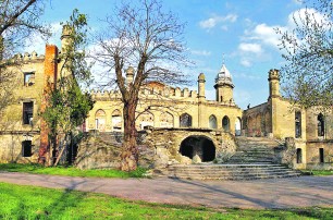 Старинный замок в Одесской области уйдет с молотка