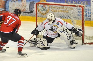 В чемпионате Украины по хоккею уже переносят матчи