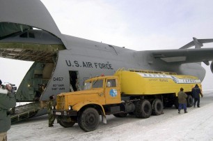 Киргизия уведомила США о выдворении их военной базы