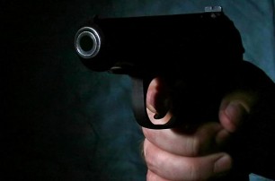 В Одессе неизвестный обстрелял водителя джипа