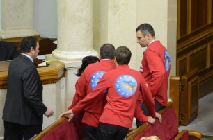 Яценюк и Кличко самоустранились от закона Тимошенко