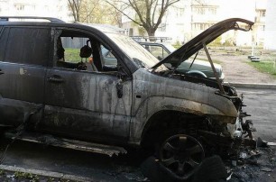 В Закарпатье сгорел новый джип подполковника из УБОПа