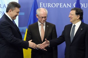Евросоюз осудил Россию за давление на Украину