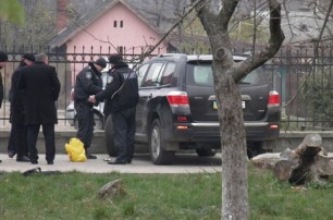 В Ужгороде саперы разминировали джип возле общаги университета
