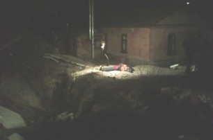 В Киеве бетонный забор раздавил строителя