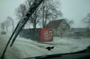 В Польше ураганный ветер перевернул рейсовый автобус