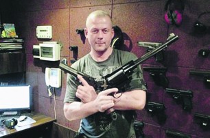 Киевляне бросились скупать пистолеты
