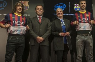 «Барселона» продала рекламу на внутренней части футболки