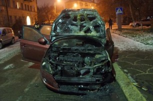 Основателю ужгородского Евромайдана сожгли авто