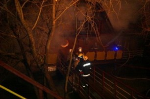 В Киеве сгорел оздоровительный комплекс на корабле