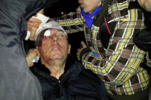 "Беркут" разбил Луценко голову, его увезла "скорая"