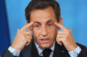 Саркози считает нелепым Олланда после его "похождений"