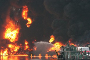В Китае взорвался индийский танкер: погибли семь человек