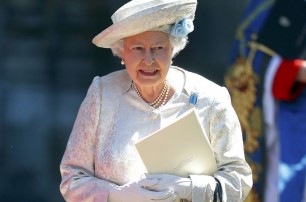 Британскую королеву обвинили в роскошной жизни
