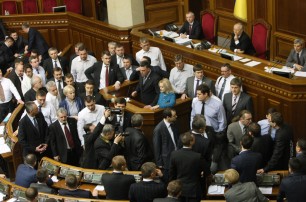 Регионал Олийнык: «Внеочередное заседание Рады — это глупость оппозиции»
