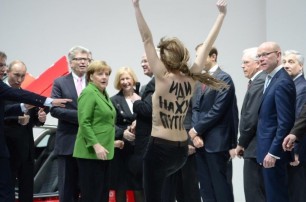 Путину понравились голые девушки из Femen