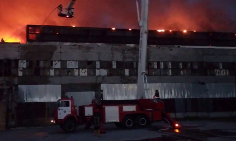 На проспекте Победы в Киеве горели склады