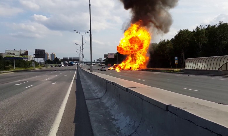 В Москве в кузове горящей ГАЗели взорвался 191 газовый баллон