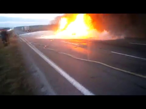 Фура сгорела на трассе Киев - Одесса