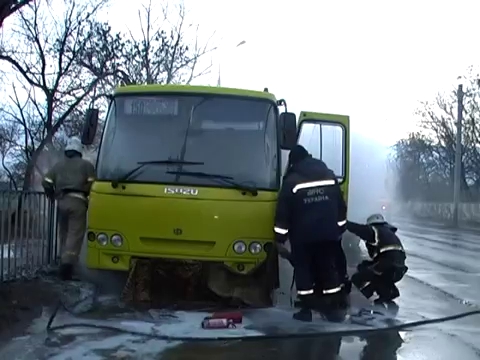 В Луганске загорелась переполненная маршрутка