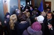 День выломанных дверей: в Кременчуге евромайдановцы тоже сломали дверь горсовета