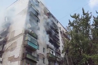 Из-за окурка в горловской многоэтажке сгорели семь балконов