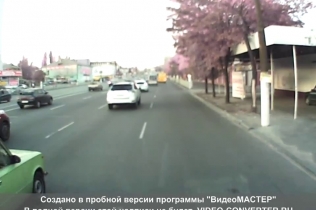 В Днепропетровске на ходу перевернулось милицейское авто