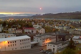 Исландец снял на видео приземление НЛО