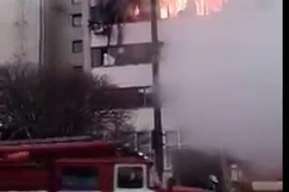 Опубликовано видео падения человека при пожаре на "Хартроне"