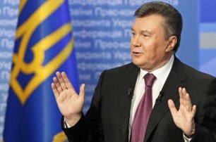 Янукович просит украинцев успокоиться