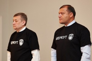 В Харькове "регионалы" пришли на заседание в футболках "Беркут"