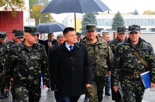 Минобороны призывает Януковича срочно стабилизировать ситуацию