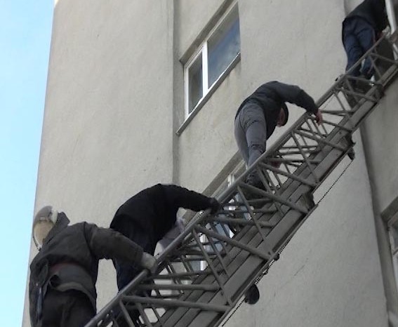 Пожар в харьковском общежитии: эвакуированы 70 человек