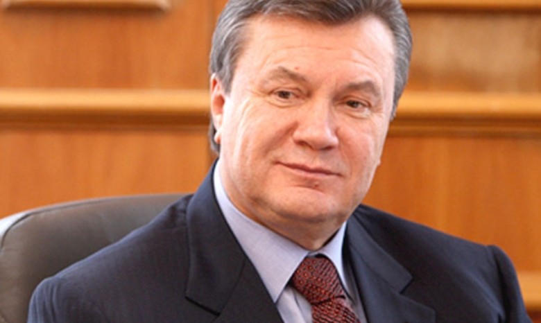 Янукович выйдет на работу в понедельник