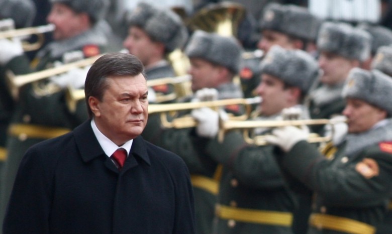 Янукович на 20% увеличил финансирование армии